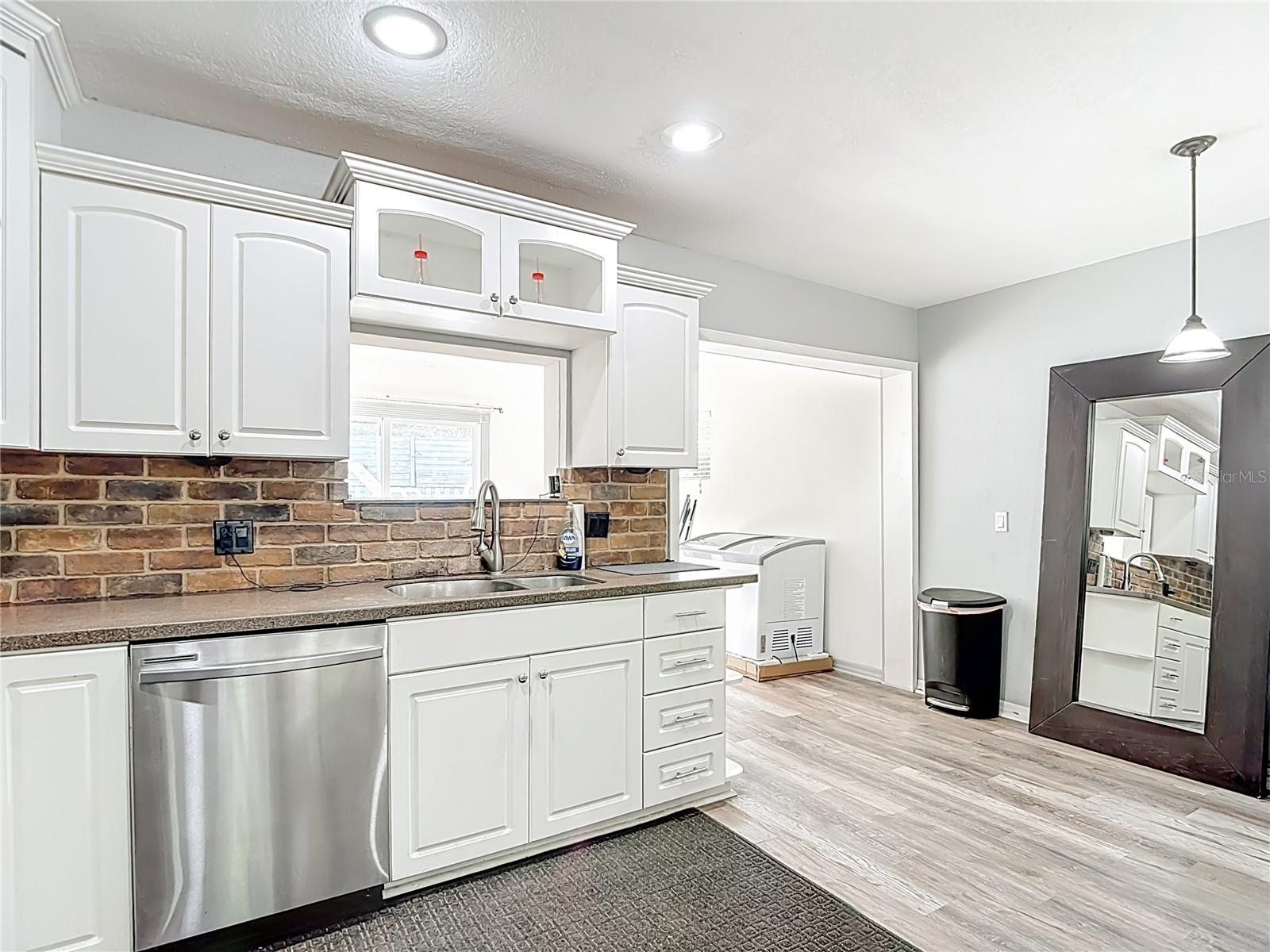 PALM LAKES TERRACE - Residential