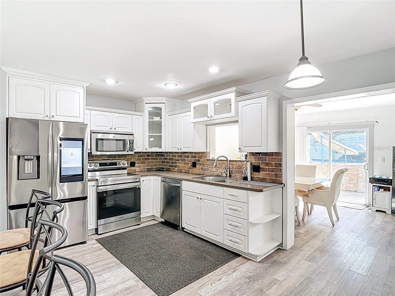 PALM LAKES TERRACE - Residential