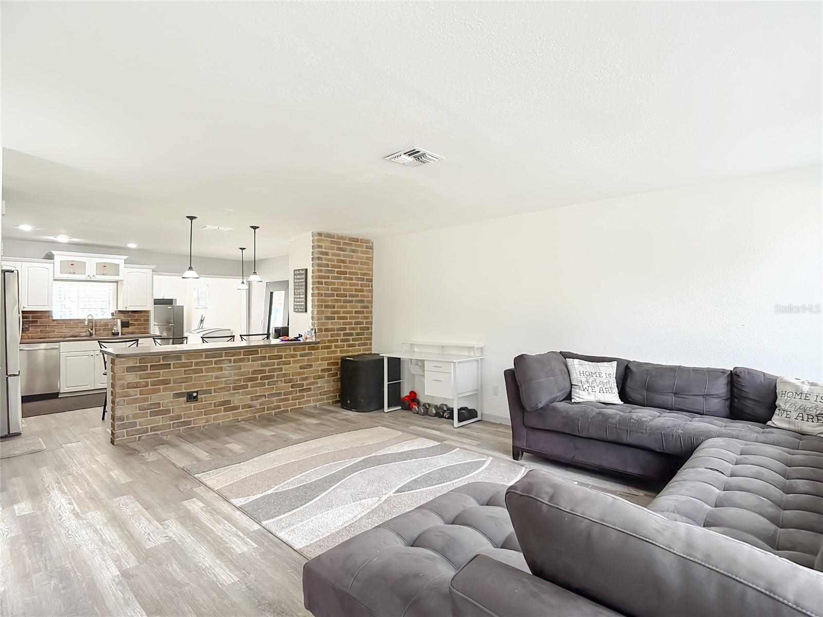 PALM LAKES TERRACE - Residential