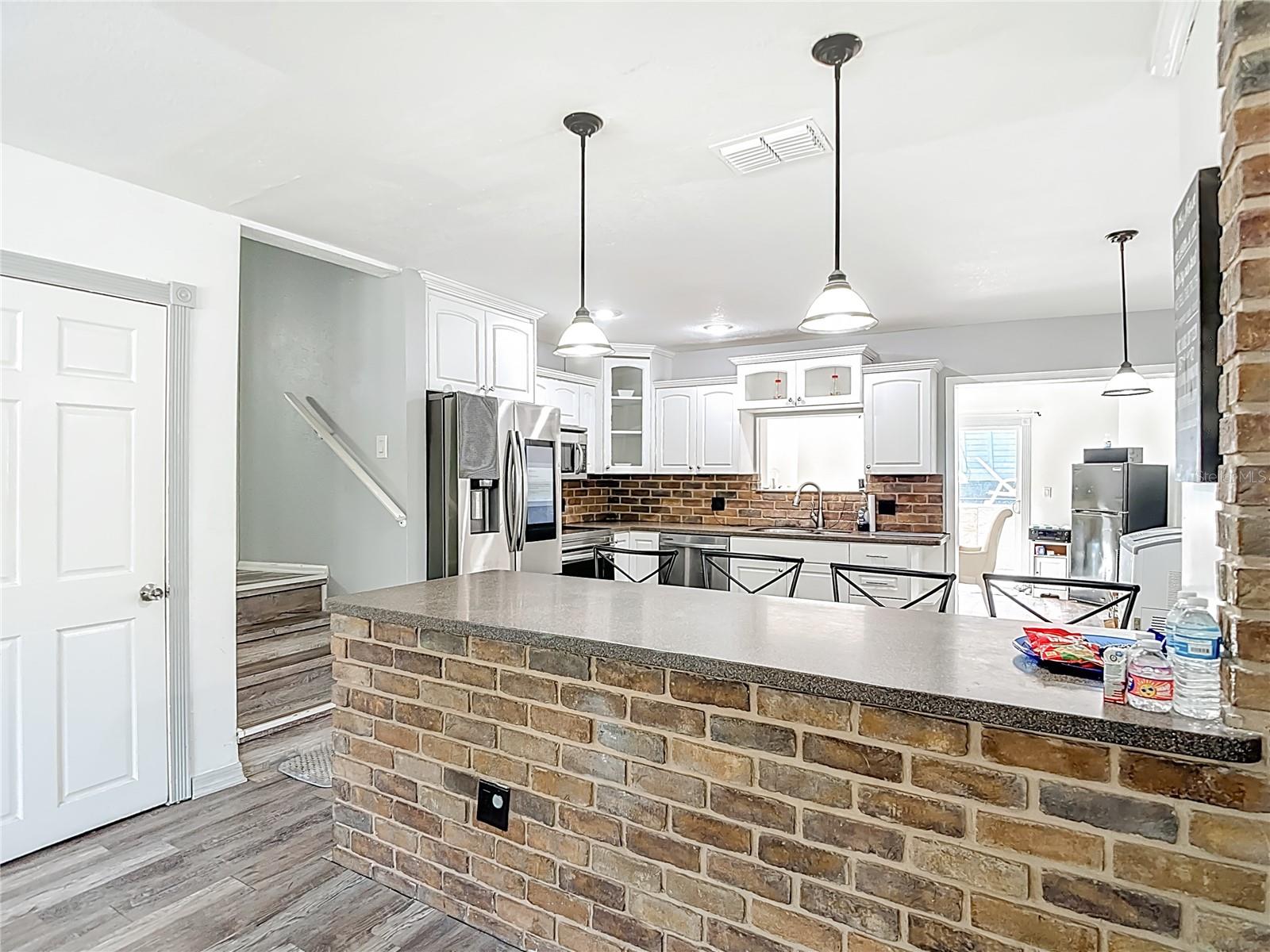 PALM LAKES TERRACE - Residential