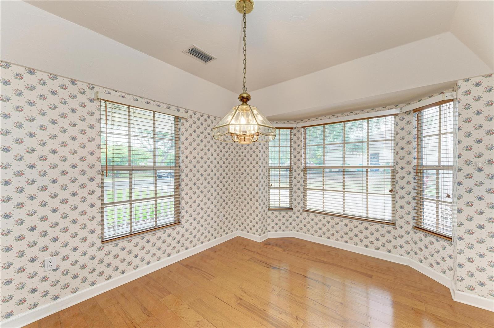 HIDDEN OAKS - Residential