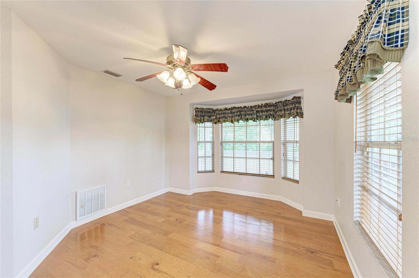 HIDDEN OAKS - Residential