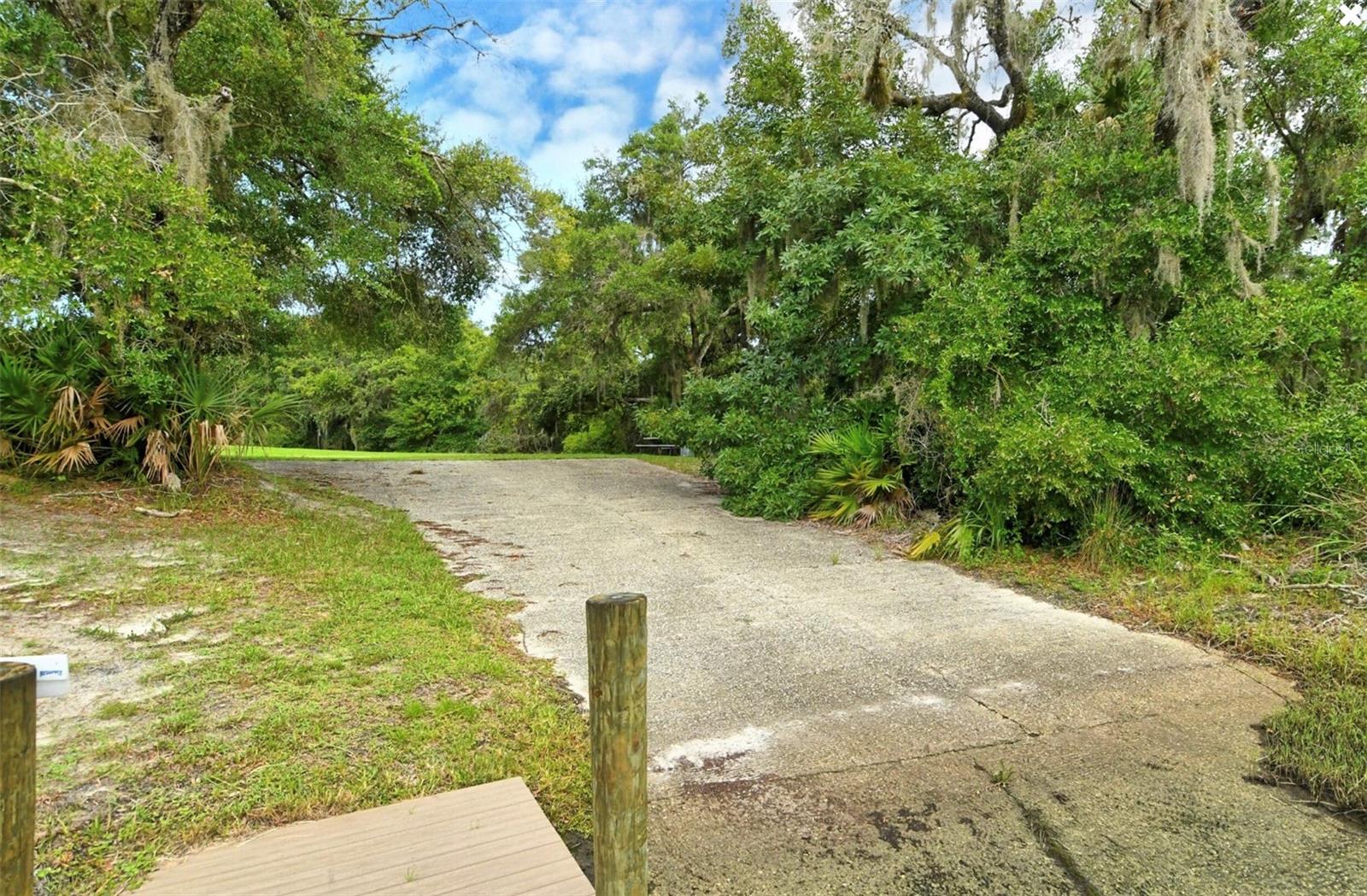 HIDDEN OAKS - Residential