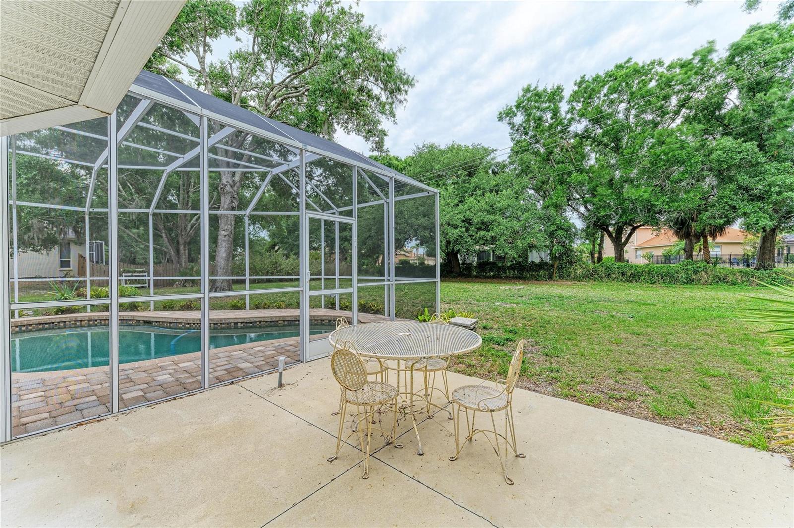 HIDDEN OAKS - Residential