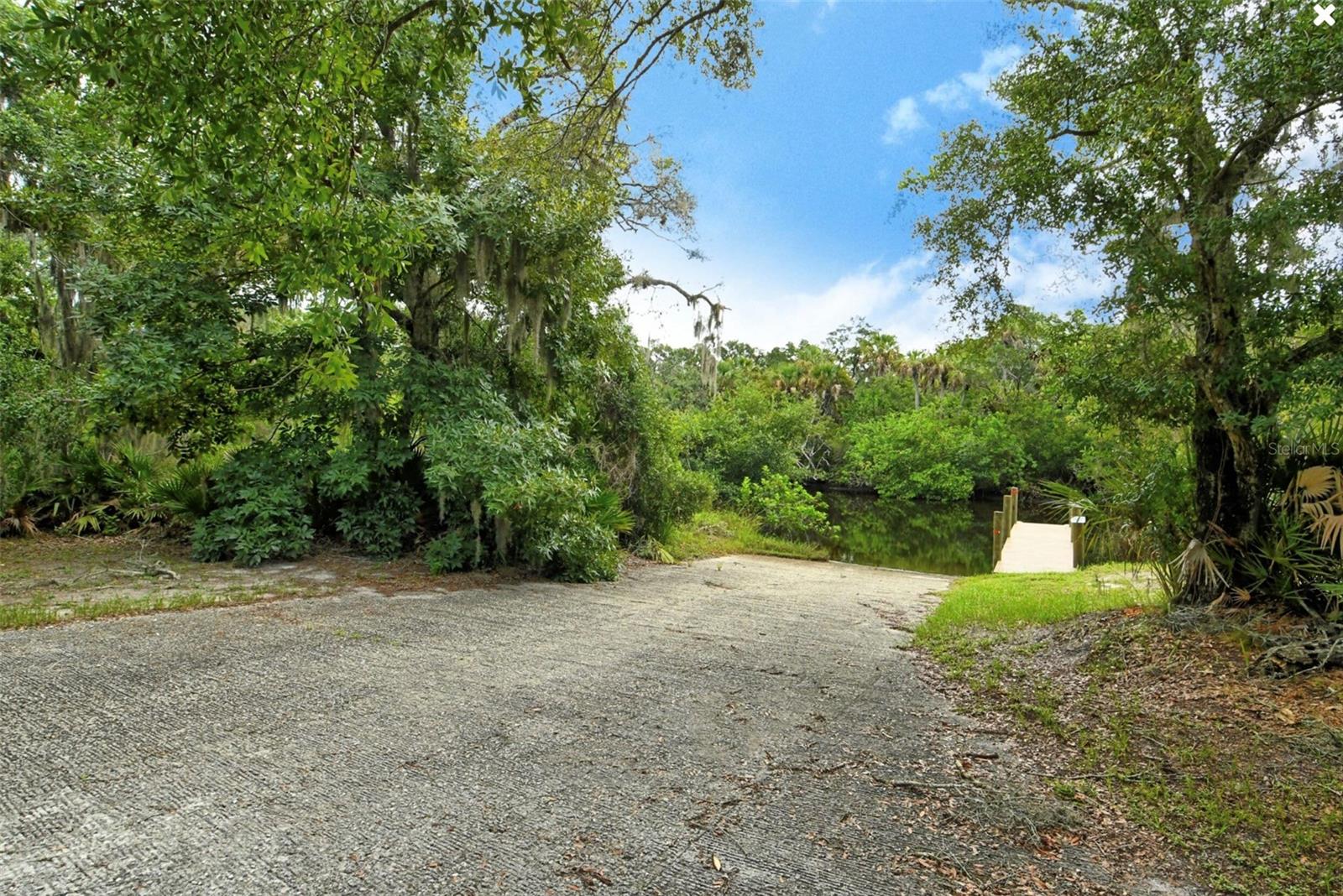 HIDDEN OAKS - Residential