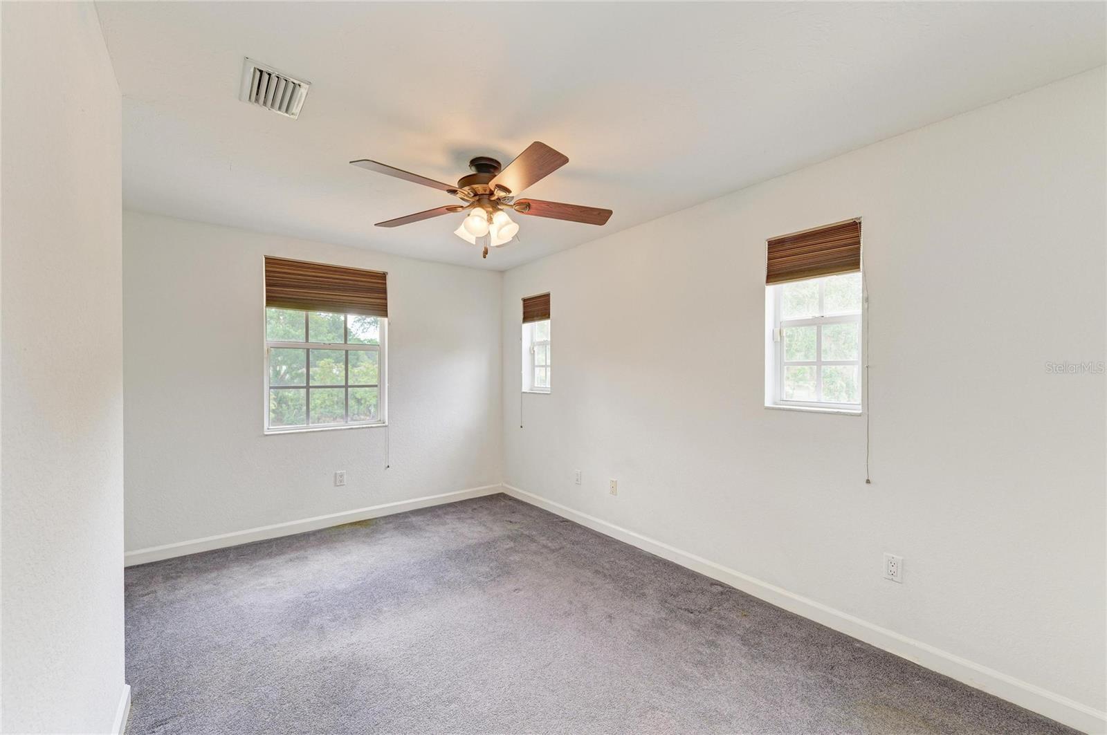 HIDDEN OAKS - Residential