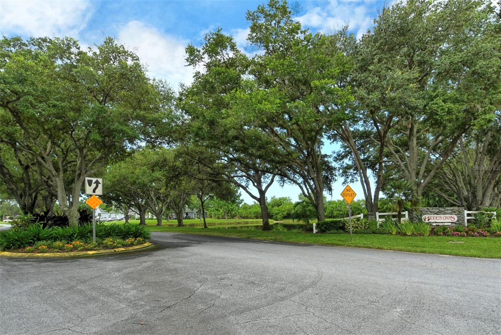 HIDDEN OAKS - Residential