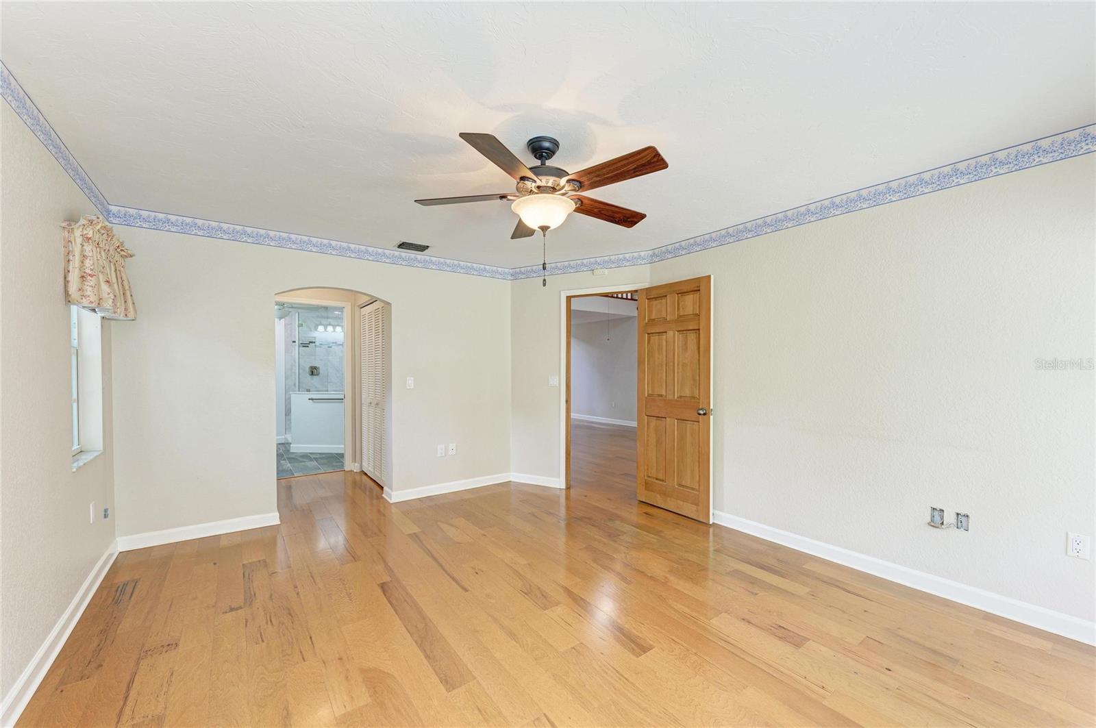 HIDDEN OAKS - Residential