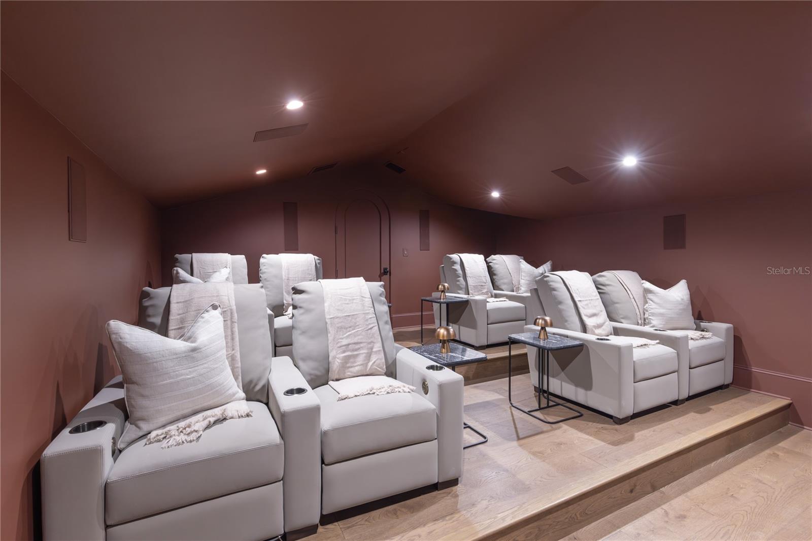 GARDENS OF ISLEWORTH - Residential