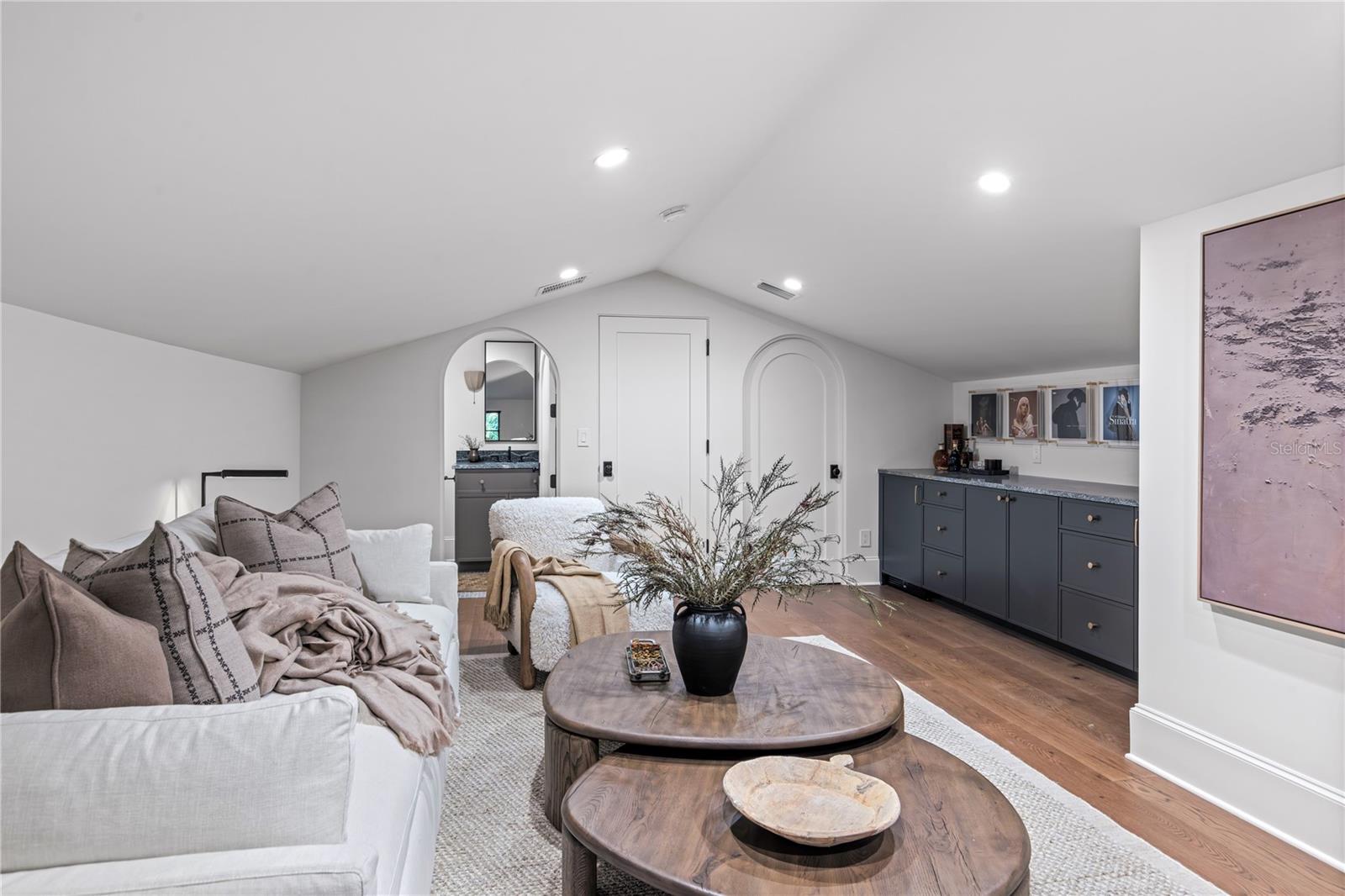 GARDENS OF ISLEWORTH - Residential