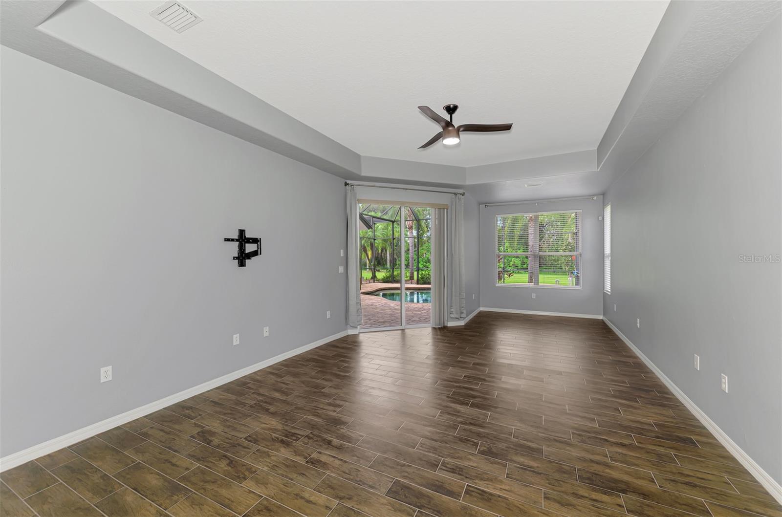 COUNTRY MEADOWS PH I - Residential