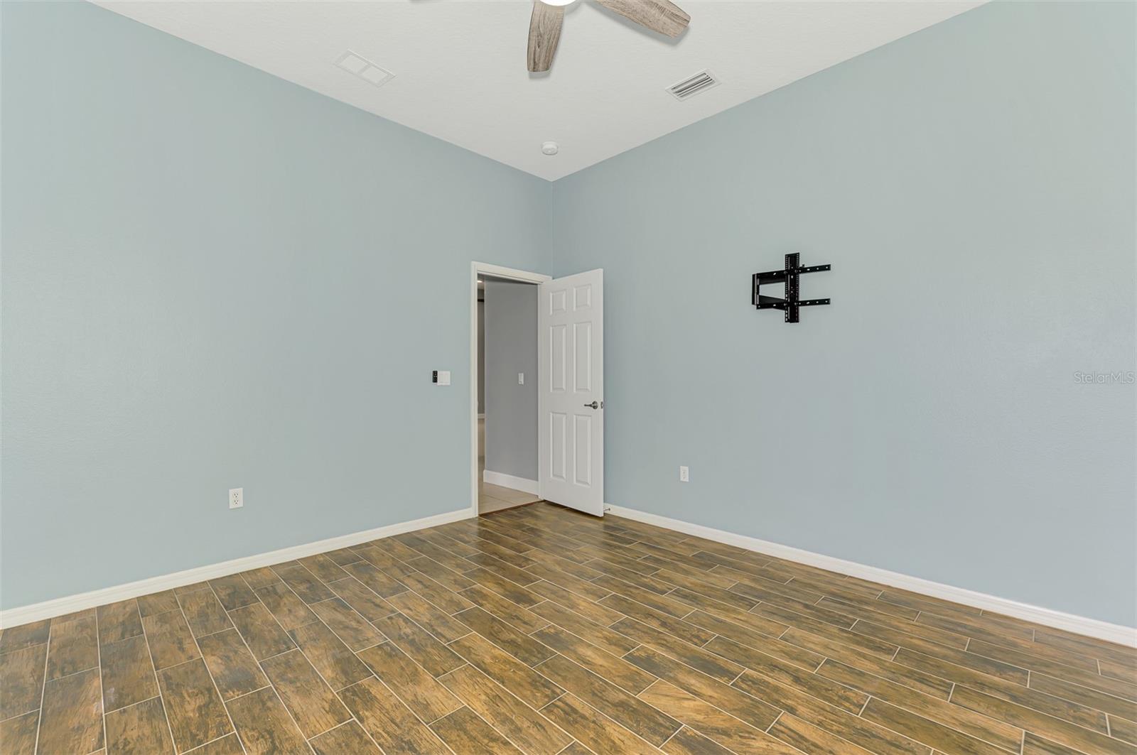 COUNTRY MEADOWS PH I - Residential