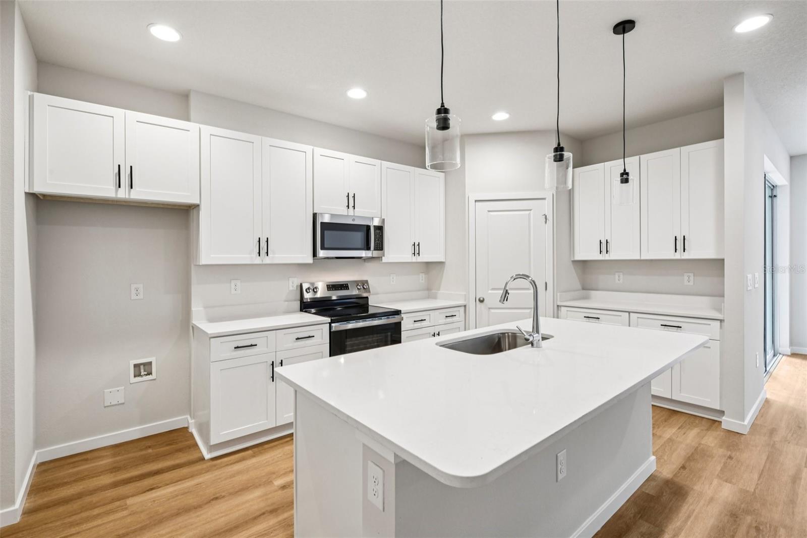 536 E BERESFORD AVENUE