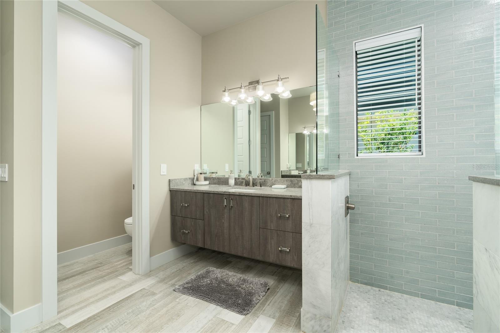 VENEZIA UNIT 03 - Residential