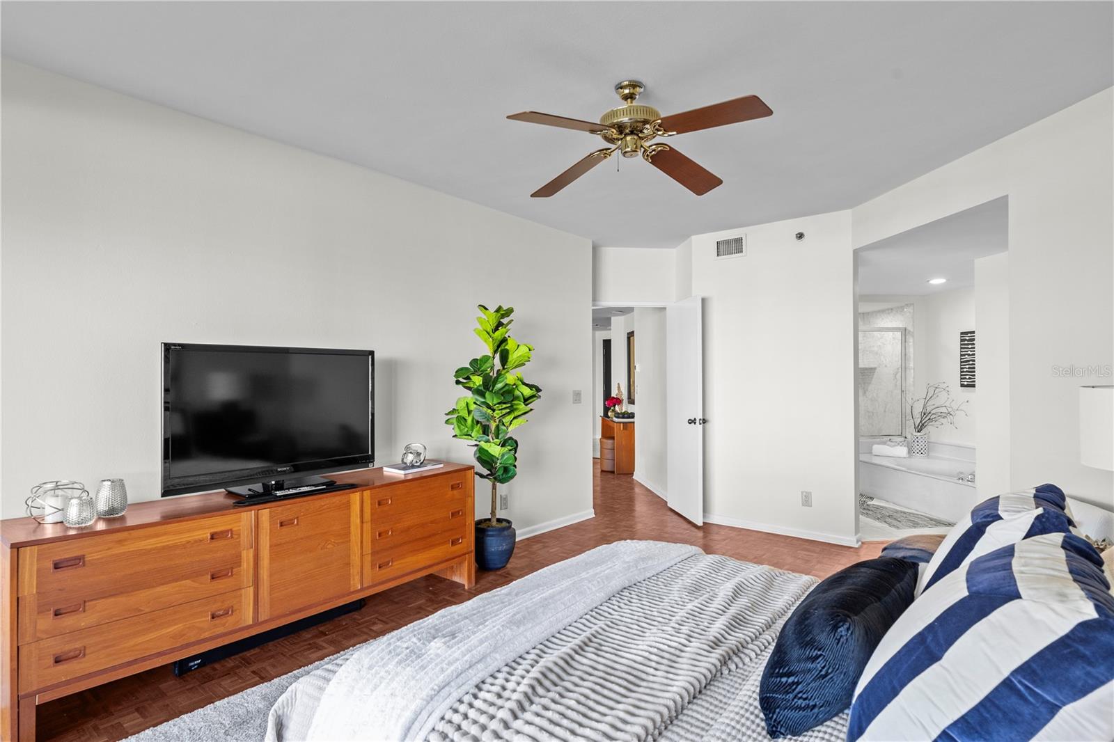 SEDDON COVE A CONDO - Residential