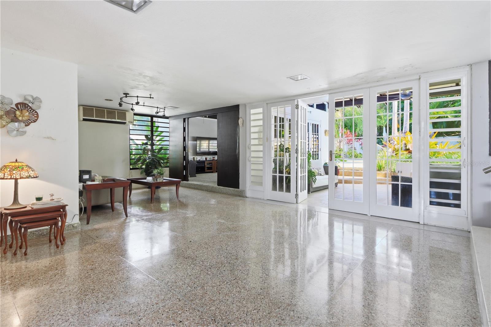 URBANIZACION SAN FRANCISCO - Residential