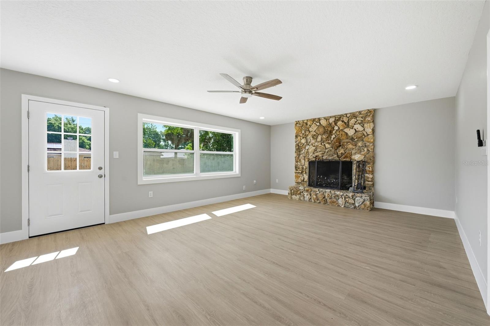 SLEEPY HOLLOW - Residential