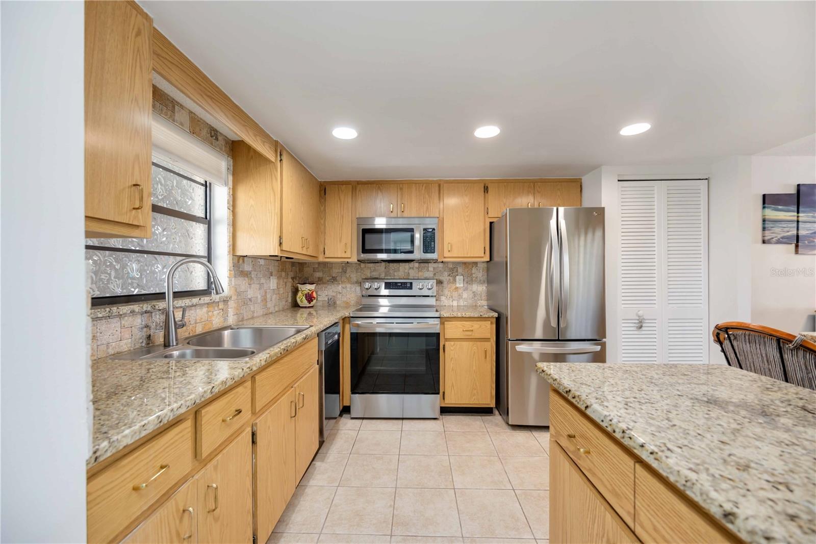 THE RIVERVIEW - Residential