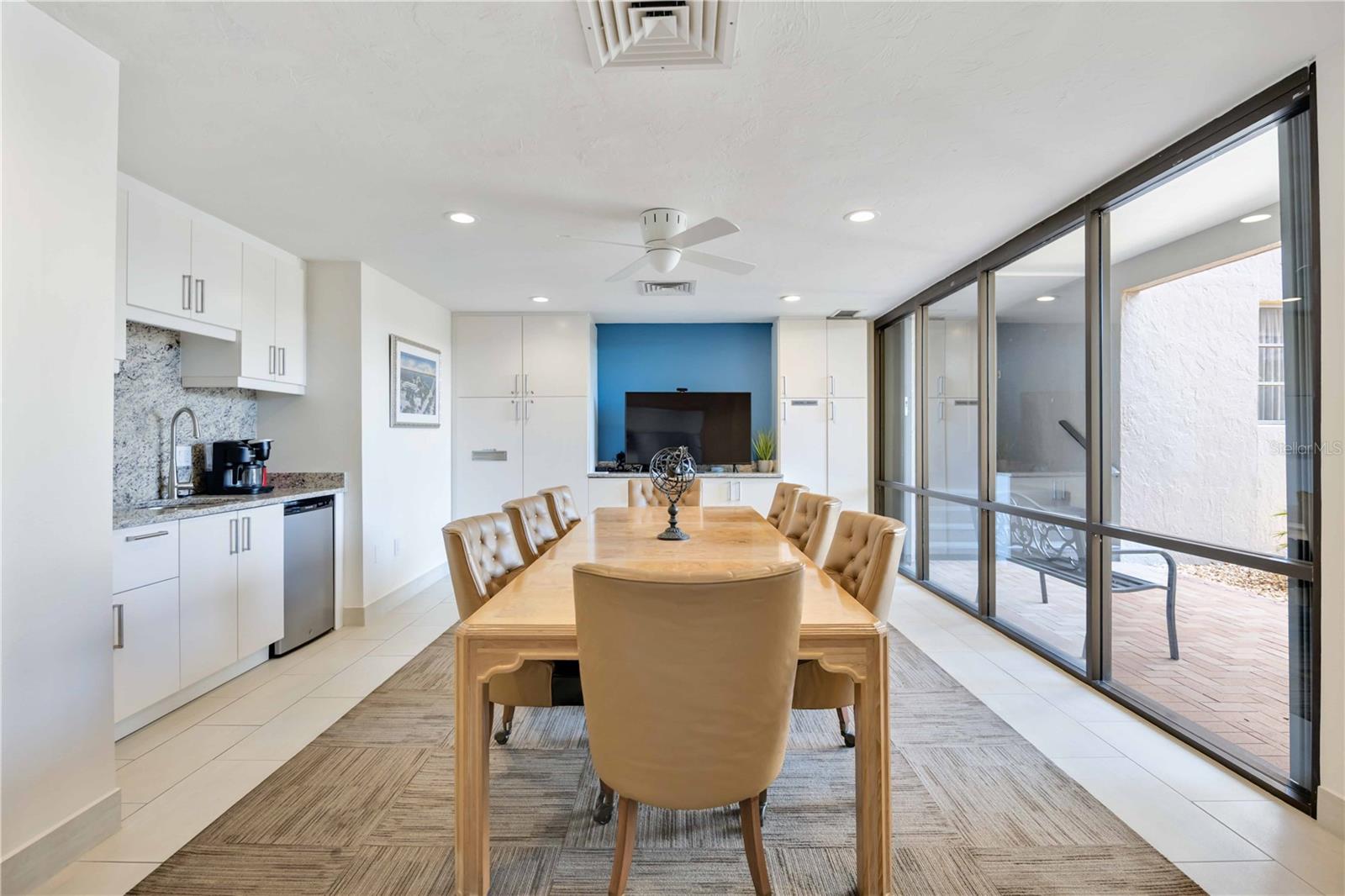 THE RIVERVIEW - Residential