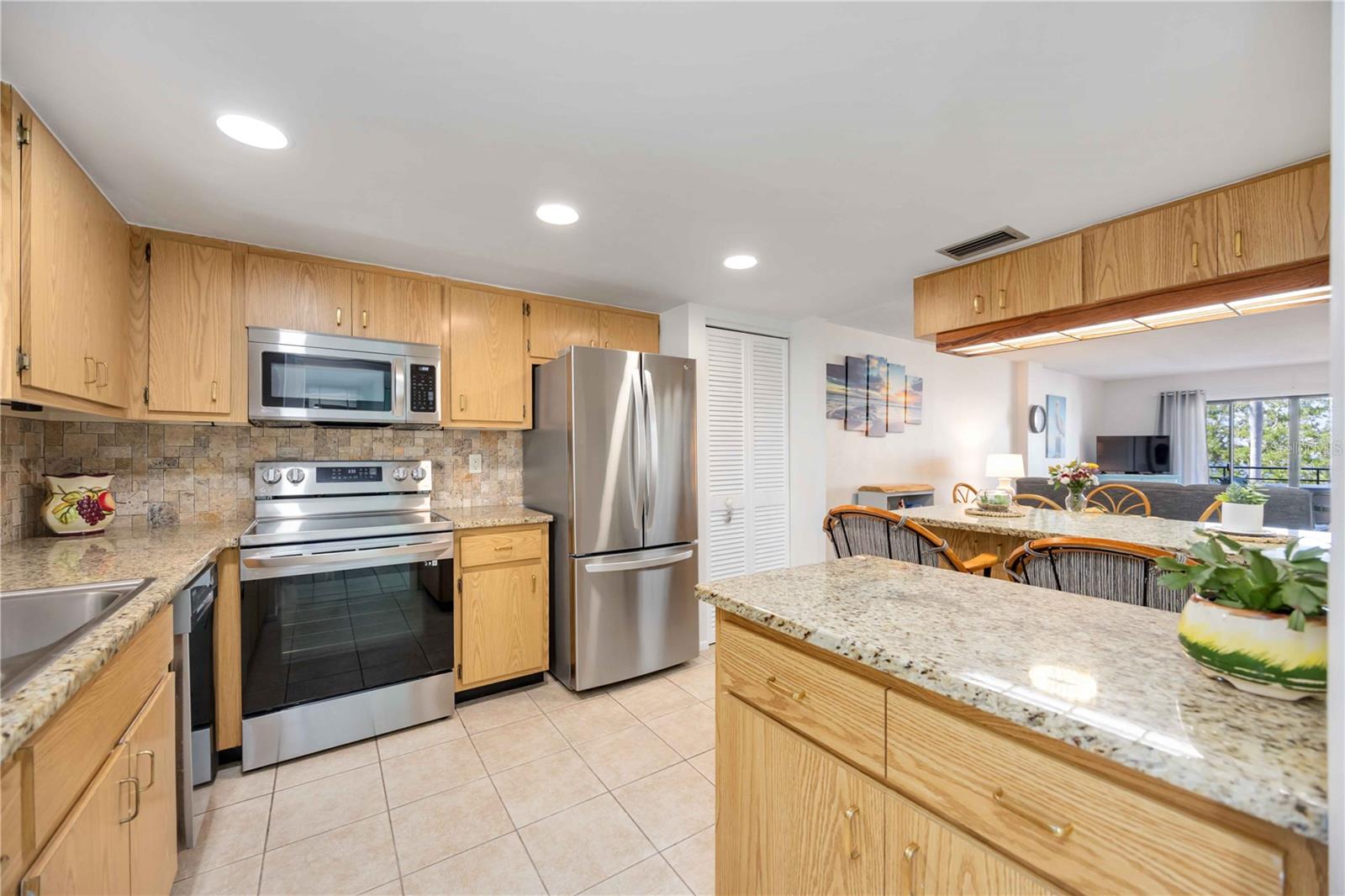 THE RIVERVIEW - Residential