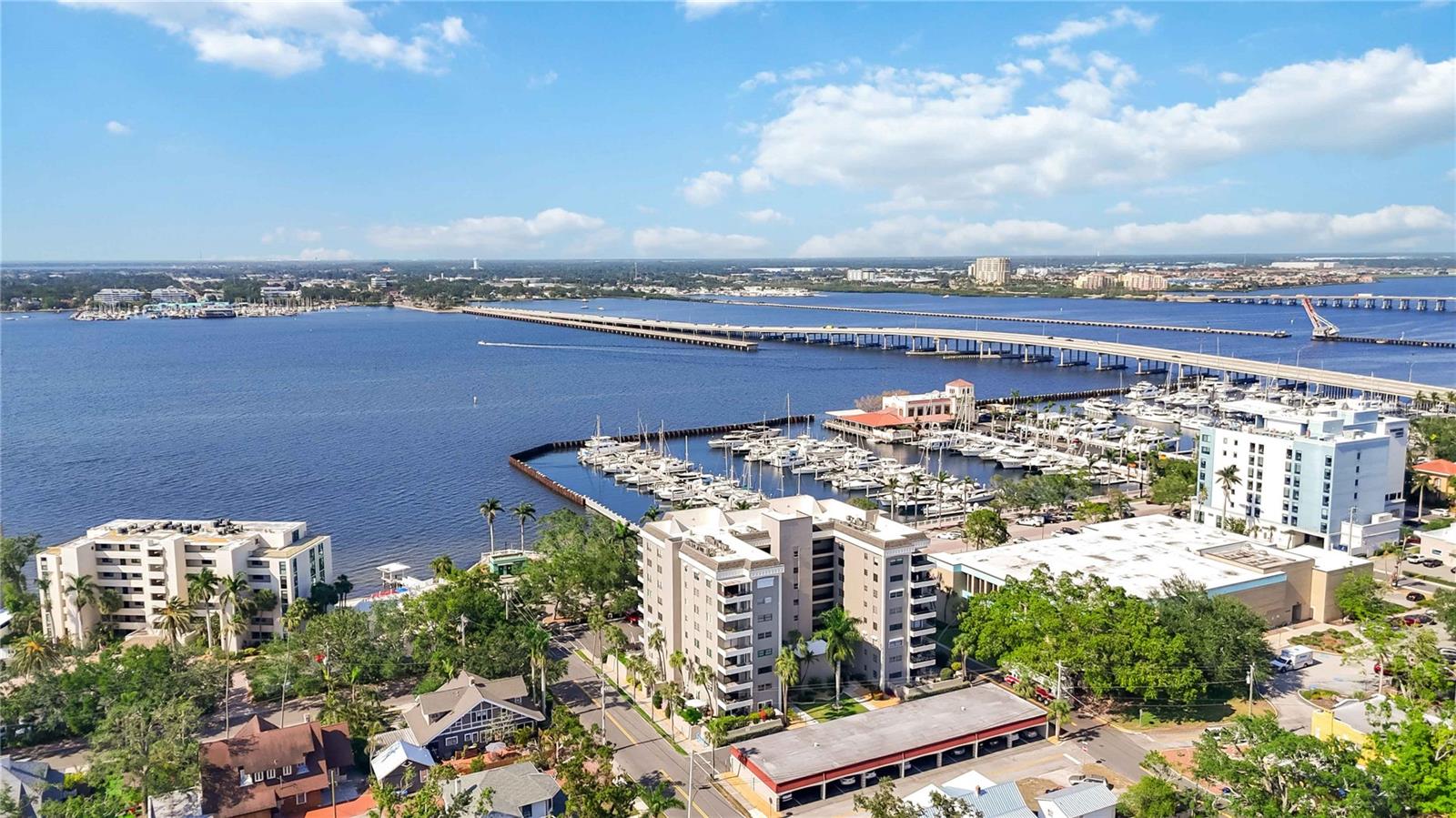 THE RIVERVIEW - Residential