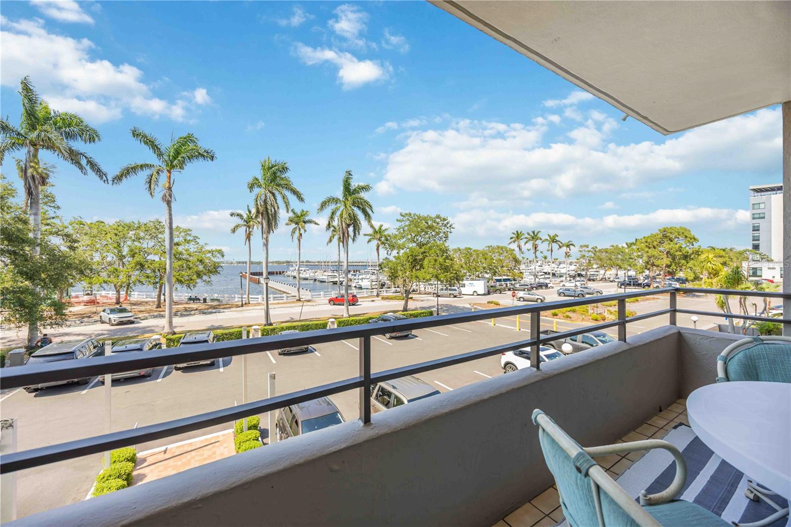 THE RIVERVIEW - Residential