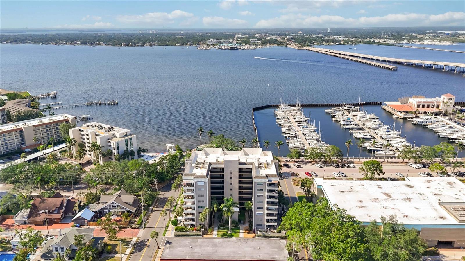 THE RIVERVIEW - Residential