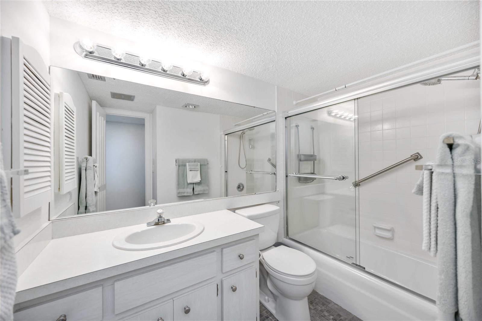 THE RIVERVIEW - Residential