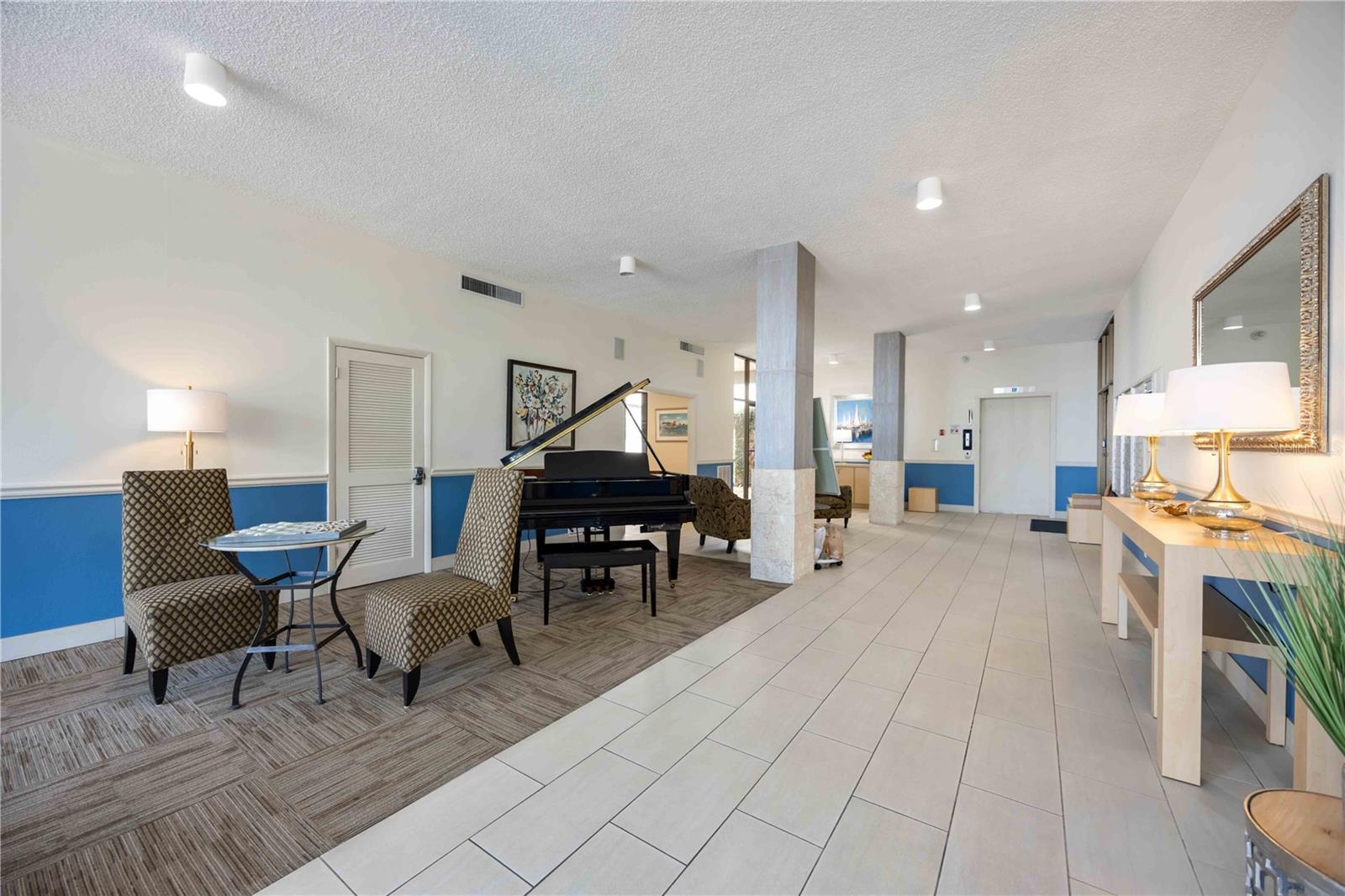 THE RIVERVIEW - Residential