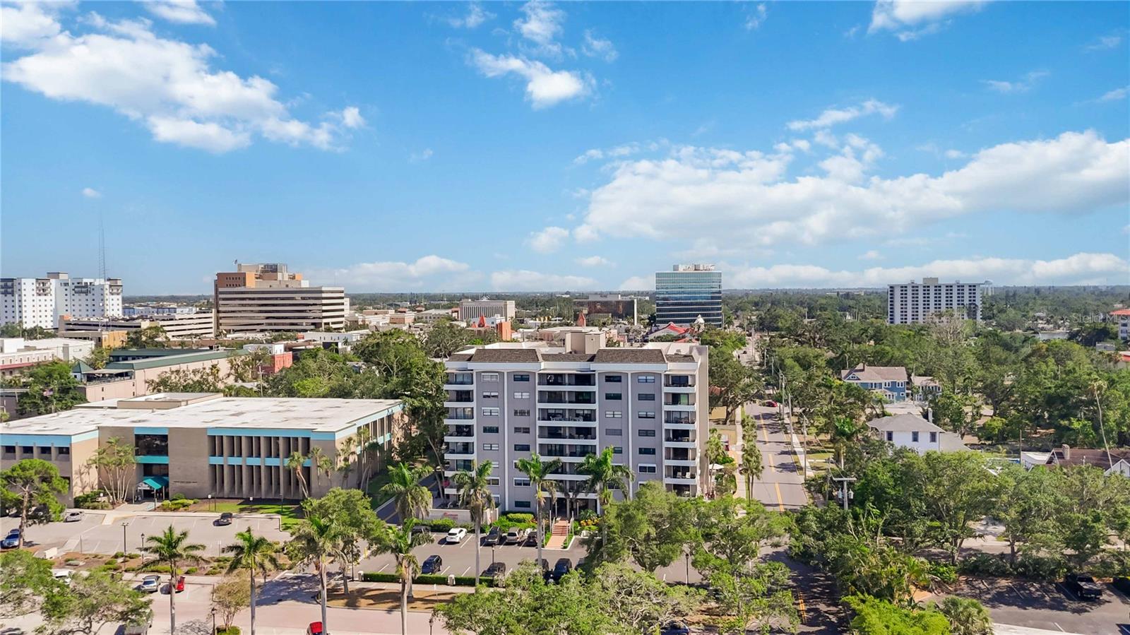 THE RIVERVIEW - Residential