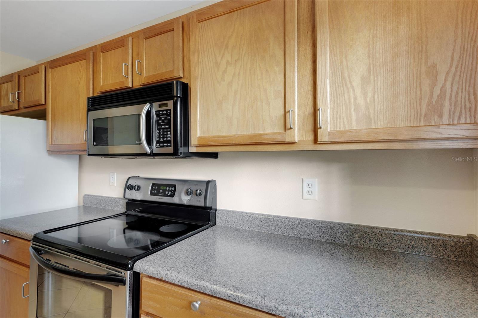 VISTAS ON BENEVA - Residential