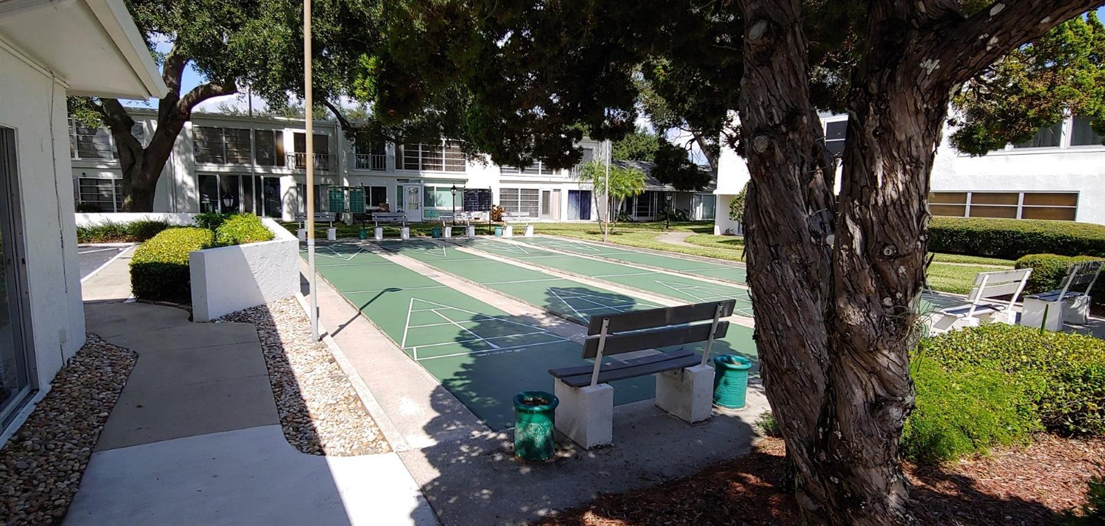 PENTHOUSE GROVES - Residential