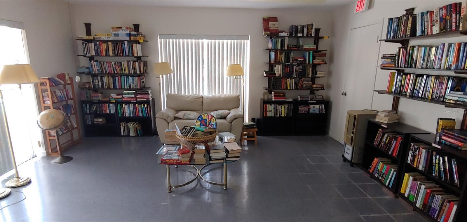 PENTHOUSE GROVES - Residential