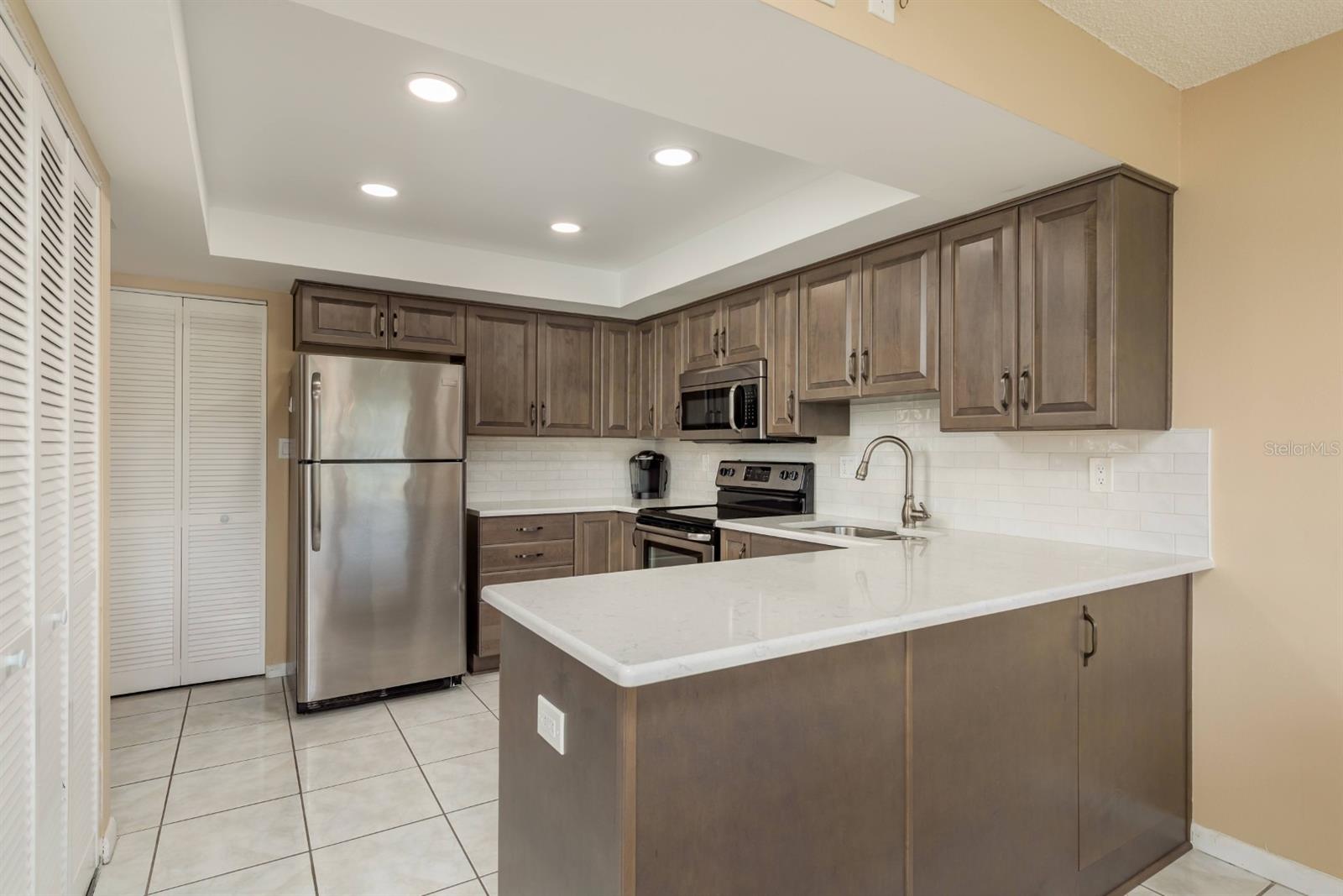 PENTHOUSE GROVES - Residential