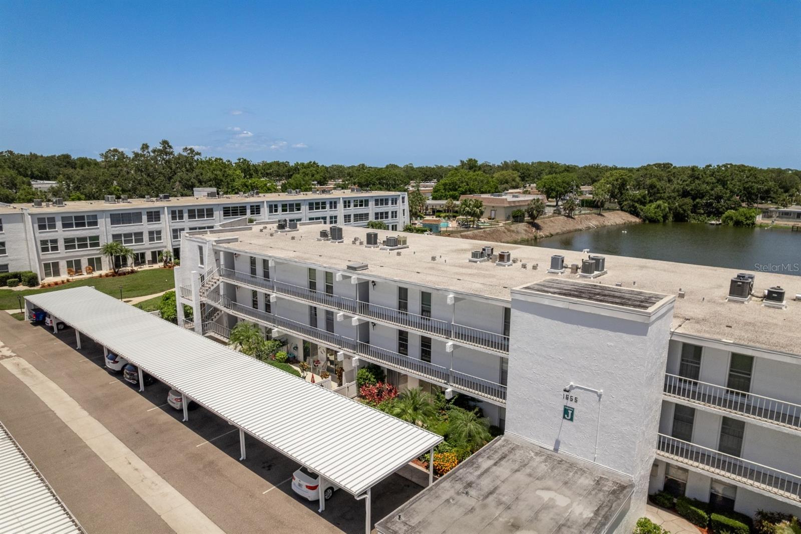 PENTHOUSE GROVES - Residential