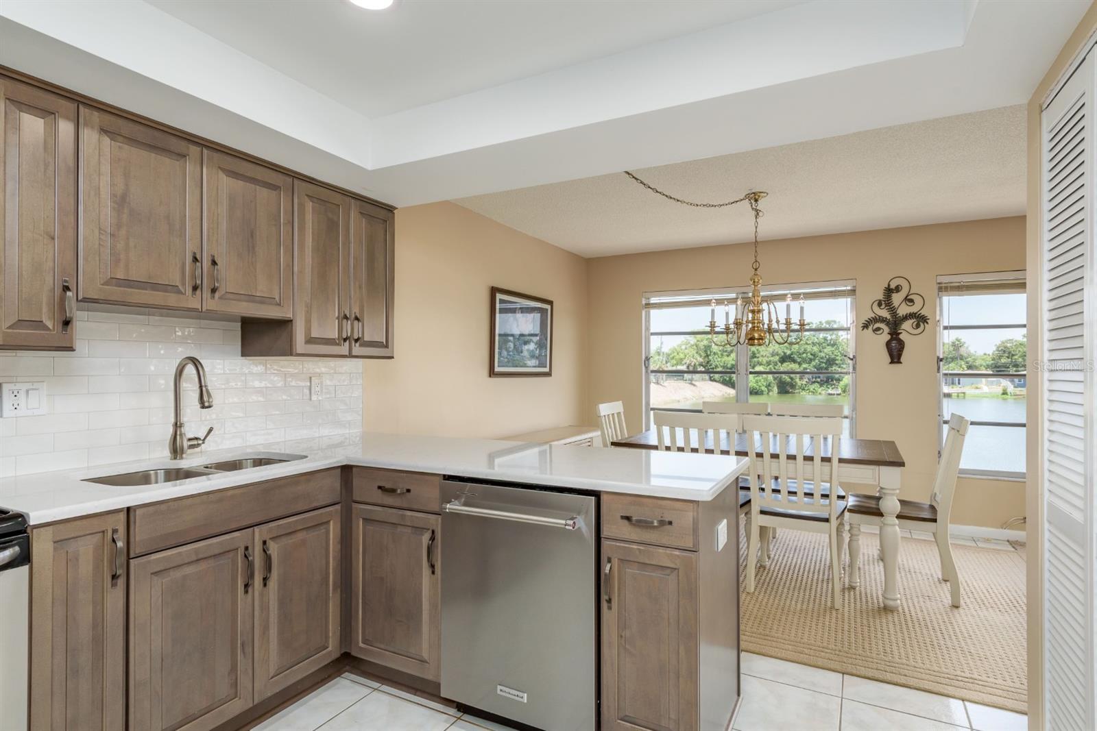 PENTHOUSE GROVES - Residential