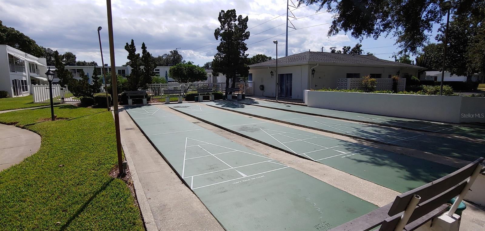 PENTHOUSE GROVES - Residential