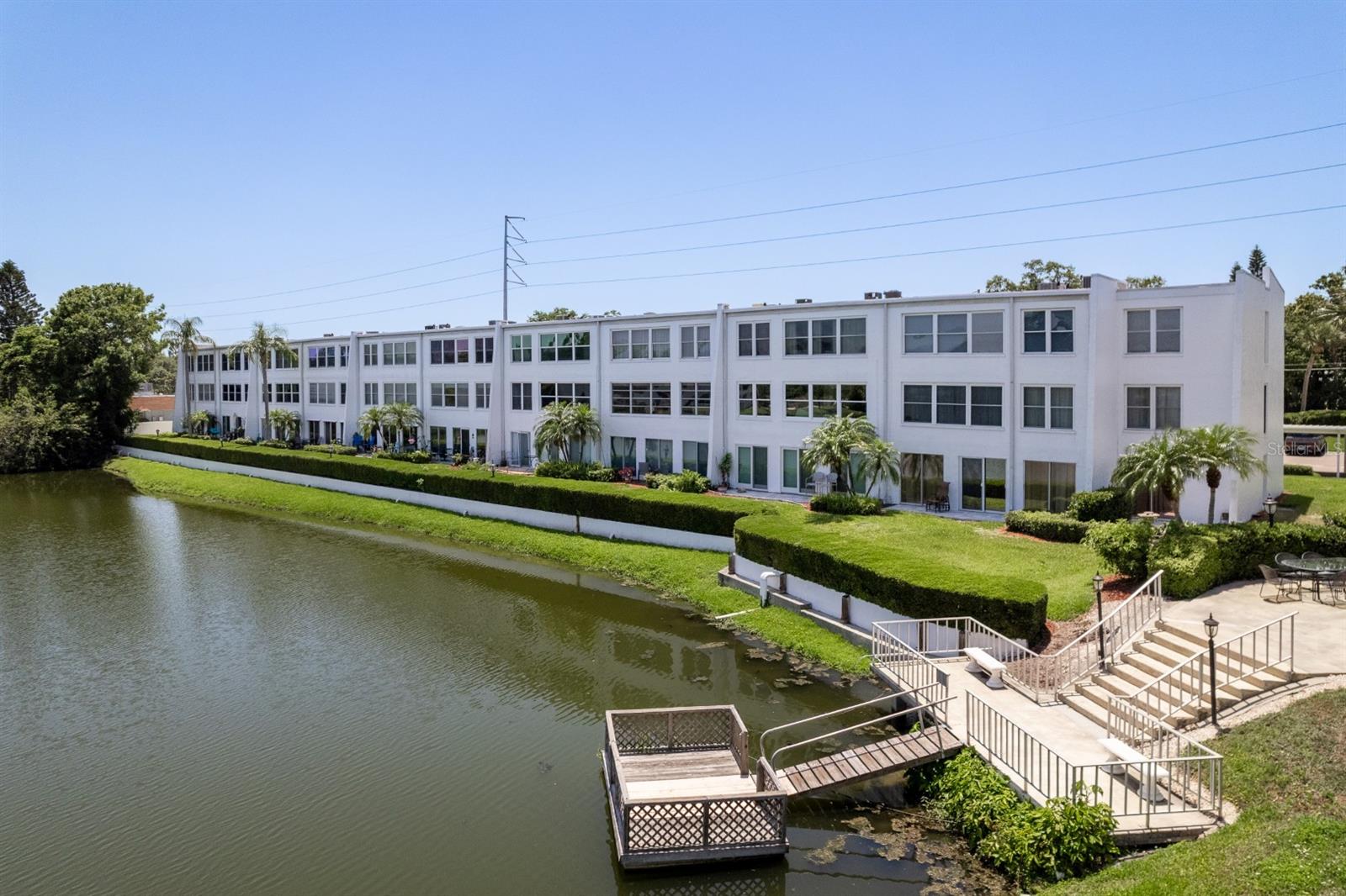 PENTHOUSE GROVES - Residential