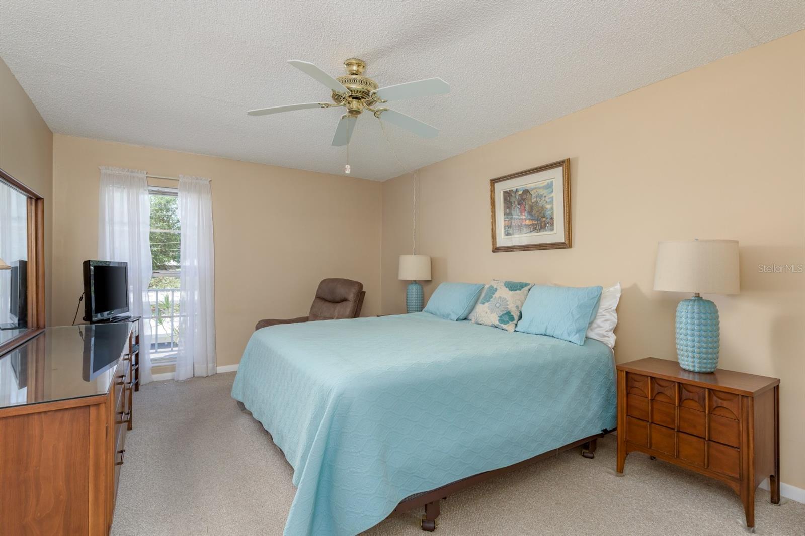 PENTHOUSE GROVES - Residential