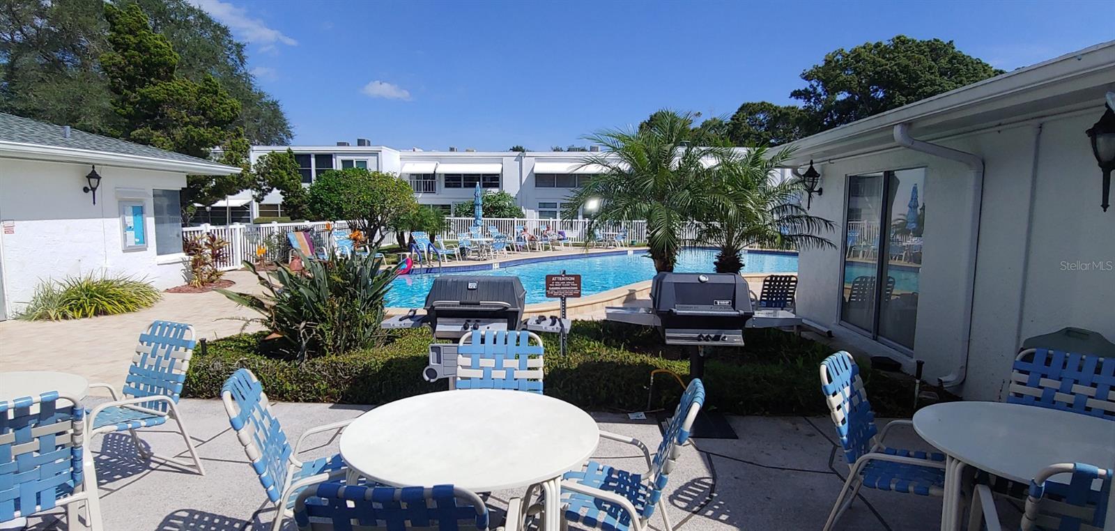 PENTHOUSE GROVES - Residential