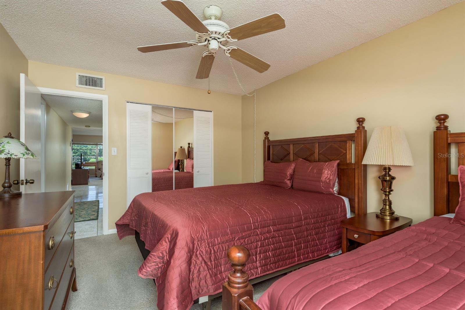 PENTHOUSE GROVES - Residential