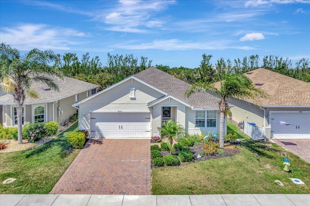 Photo of 8997 Excelsior Loop, Venice, FL 34293 (MLS # N6141329)
