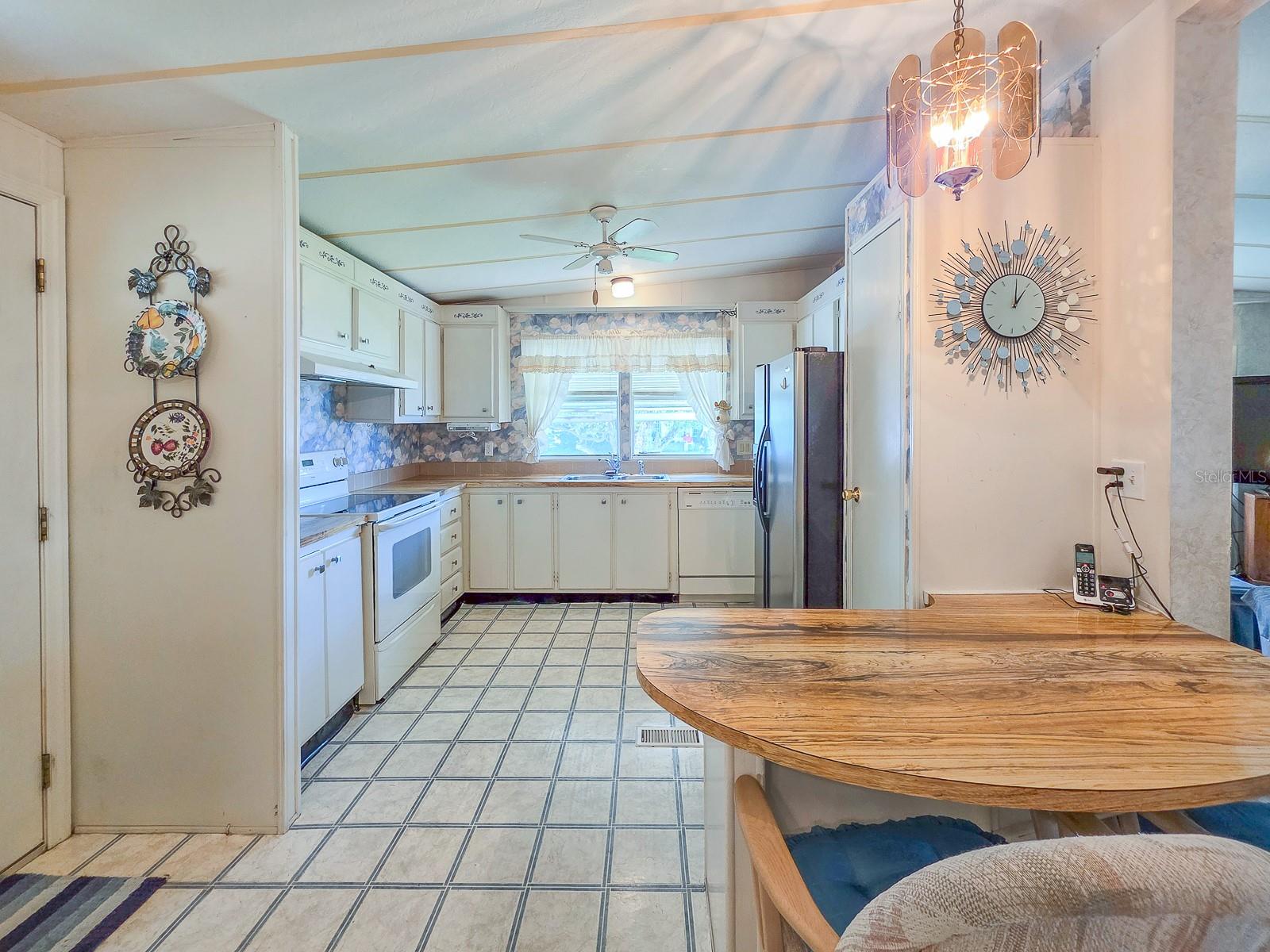 LAURELWOOD MOBILE ESTATES UNIT 01 - Residential