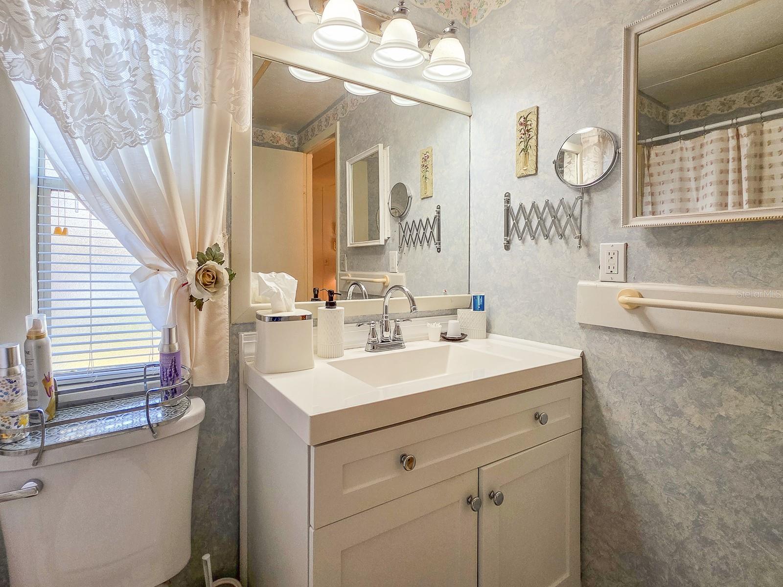 LAURELWOOD MOBILE ESTATES UNIT 01 - Residential