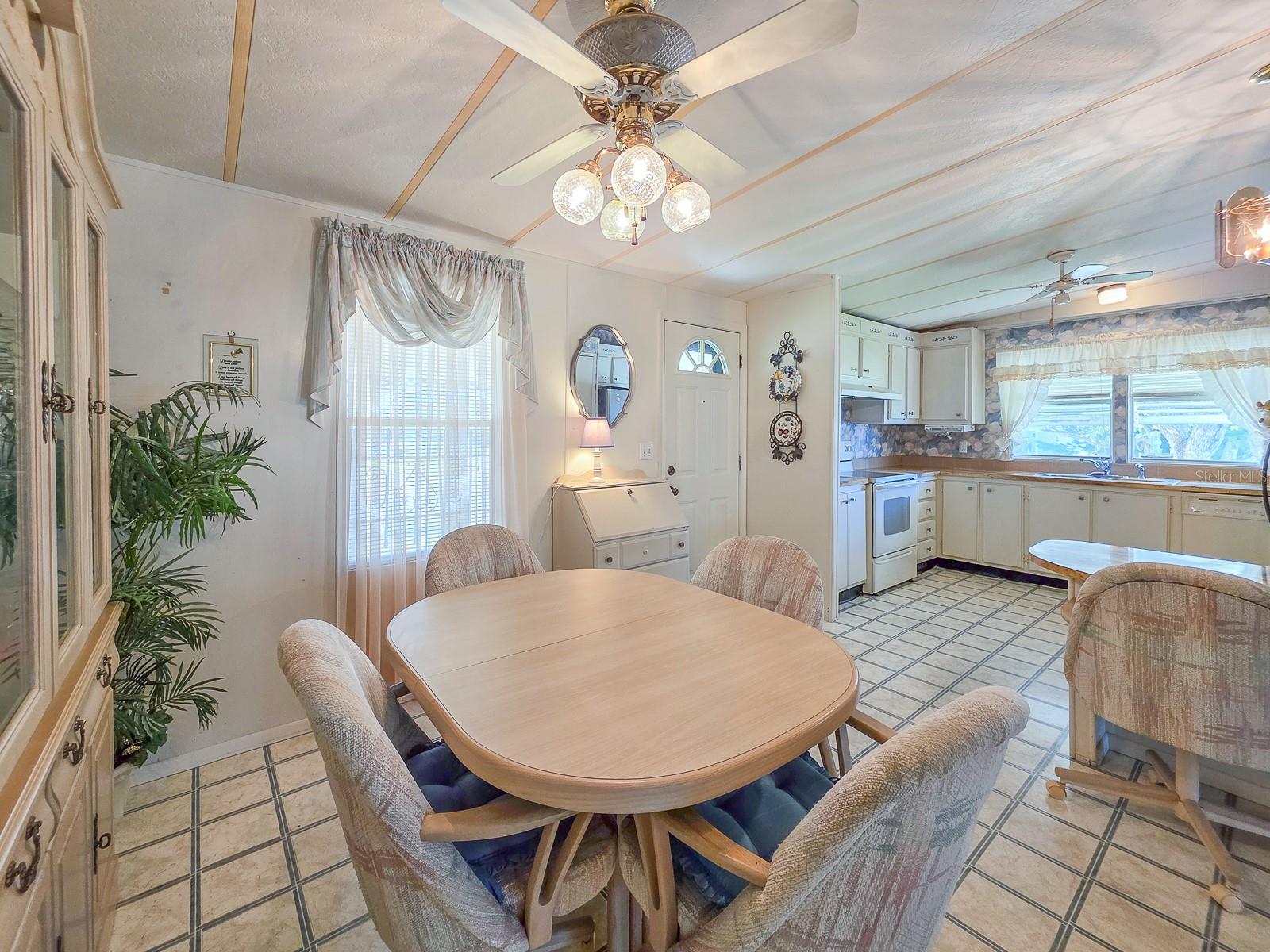 LAURELWOOD MOBILE ESTATES UNIT 01 - Residential