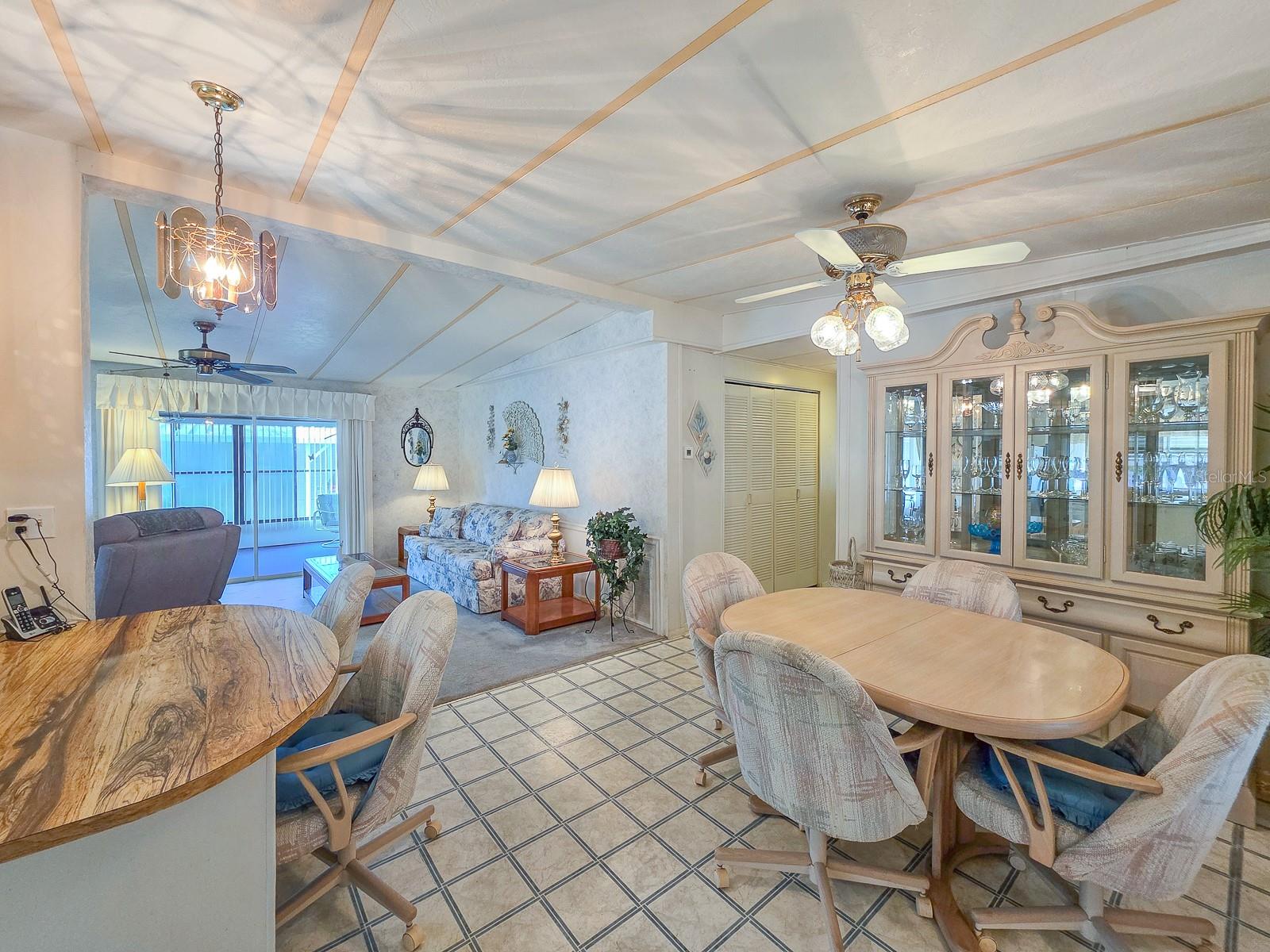 LAURELWOOD MOBILE ESTATES UNIT 01 - Residential