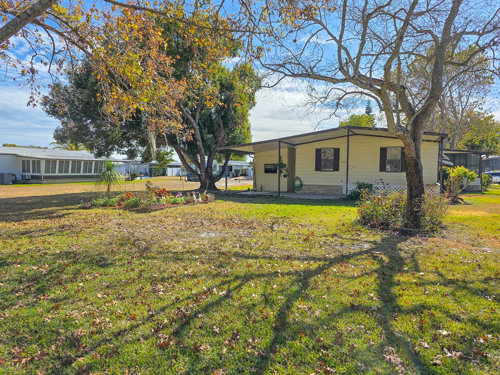 LAURELWOOD MOBILE ESTATES UNIT 01 - Residential