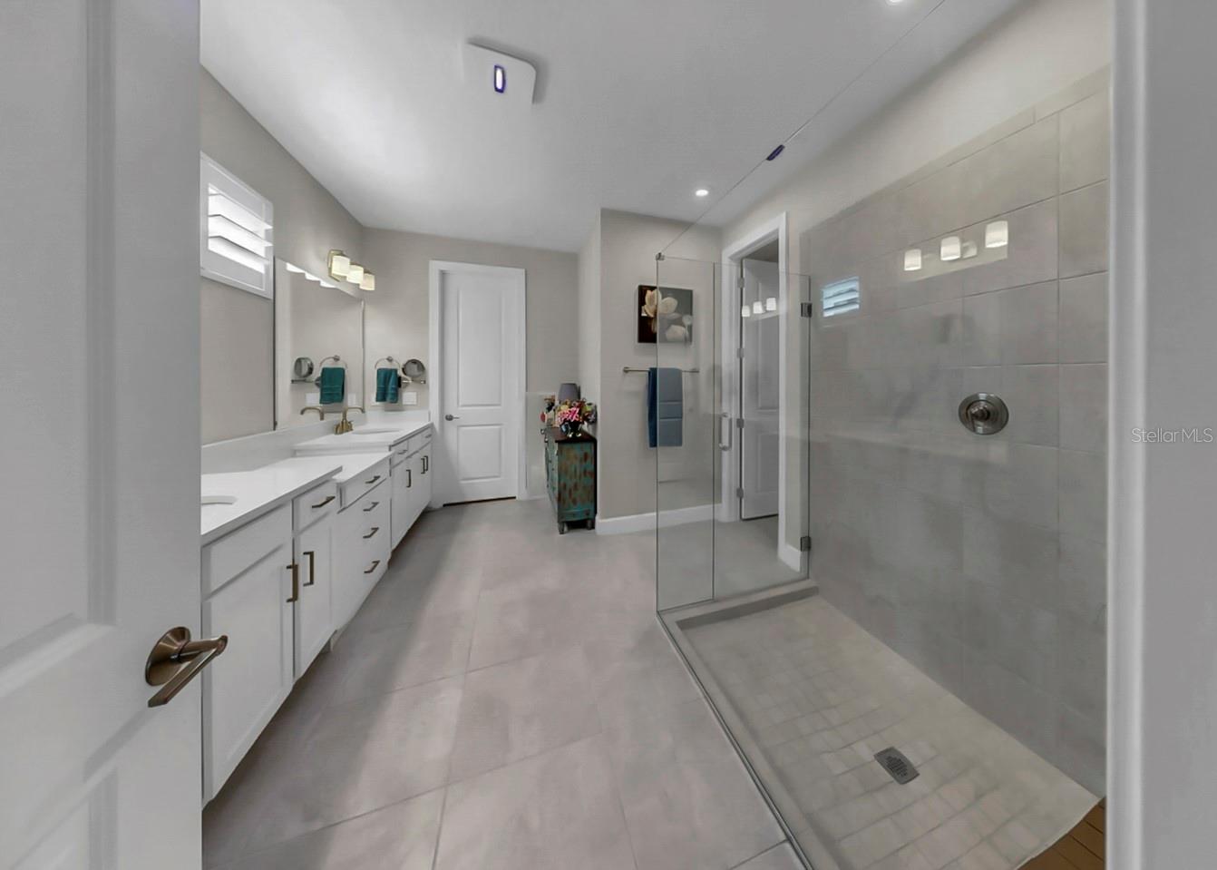 ARTISAN LAKES ESPLANADE PH V SUBPH B & C - Residential