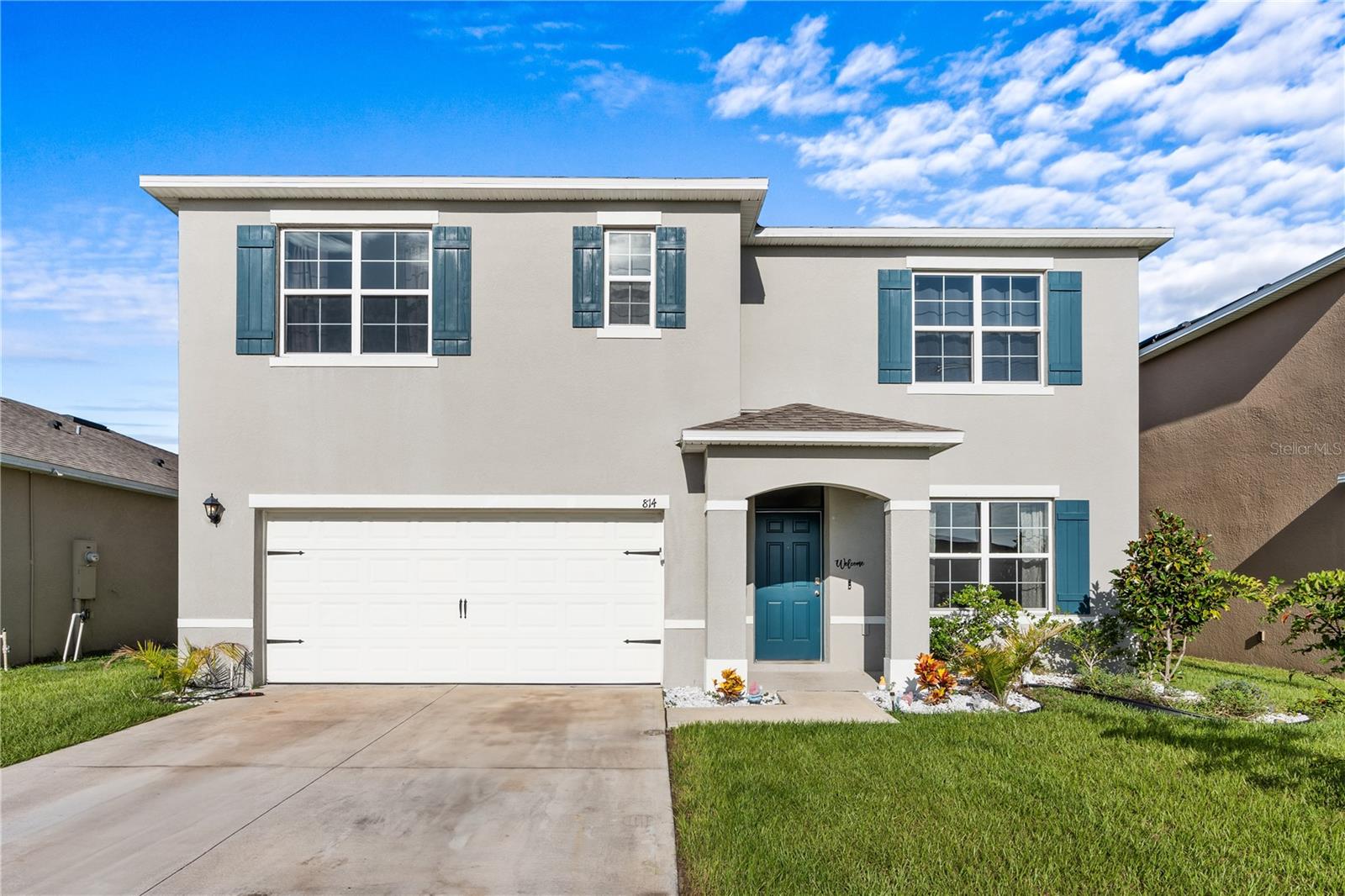 Welcome to 814 Turner Lane, a beautifully upgraded Hayden model by D.R. Horton located in the heart of Winter Haven! ?? This spacious two-story home offers 5 bedrooms, 3 full bathrooms, and over 2,500 sq. ft. of living space, making it the perfect choice for families or anyone seeking extra room to spread out. Built with quality craftsmanship and thoughtful design, the Hayden model is known for its open-concept layout, versatile bonus spaces, and modern finishes.
Step inside to find a bright and inviting interior featuring luxury upgrades throughout, including stylish flooring, designer light fixtures, and premium finishes. The chef’s kitchen boasts granite countertops, stainless steel appliances, a large center island, and an expansive walk-in pantry, seamlessly connecting to the dining and living areas for effortless entertaining. A convenient downstairs bedroom and full bath are perfect for guests, while the second floor offers a private owner’s suite with an en-suite bathroom and a spacious walk-in closet.
Upstairs, you’ll also find a versatile loft, perfect for a home office, playroom, or media space, plus three additional bedrooms and a full bath. Outside, enjoy your private backyard, ideal for relaxing or creating your own outdoor oasis. The home is in a growing community with easy access to major highways, shopping, dining, schools, and local attractions.
Whether you’re upsizing, investing, or looking for a move-in-ready home with modern upgrades, this Hayden model is a rare find! Don’t miss your chance to own a like-new, thoughtfully upgraded home in beautiful Winter Haven,schedule your private showing today!