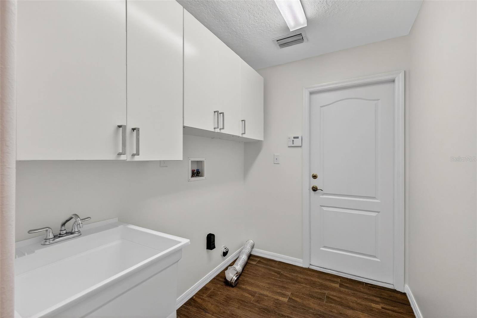 ADDISON PLACE SUB - Residential